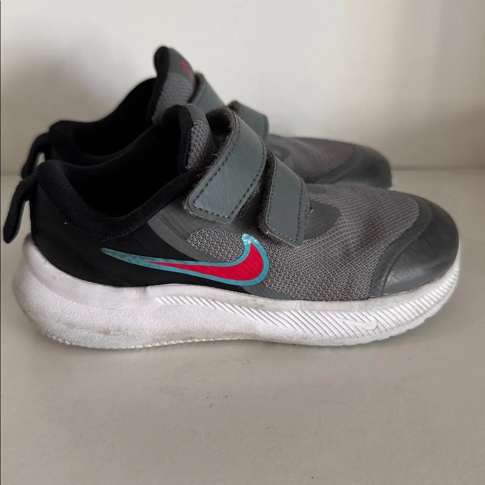 Nike Kids Gray and‎ Pink Sneakers